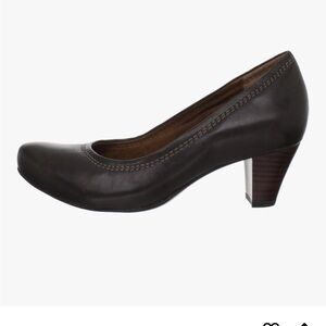 Clarks Artisan Leather
Decade Rana Pumps